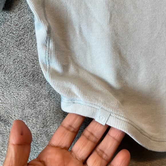 Lululemon Hold Tight Cropped T-Shirt Sheer Blue‎ Size 4 - Picture 3 of 4